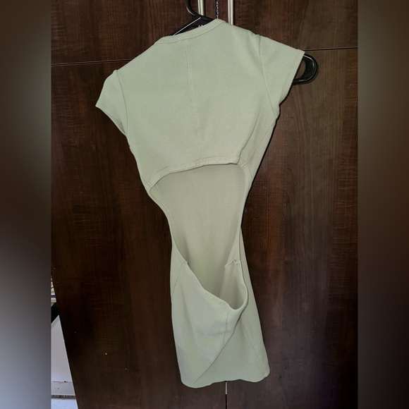 Garage dress - Picture 2 of 2